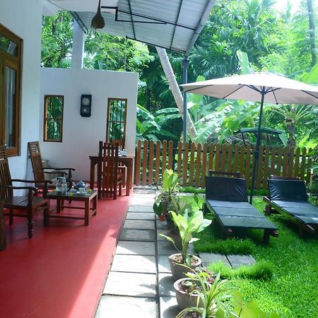 Devon Holiday Inn Bentota Buitenkant foto