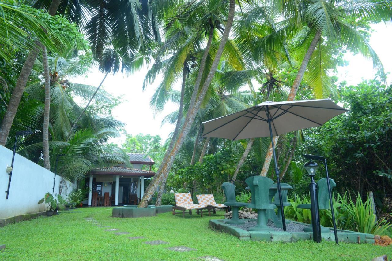 Devon Holiday Inn Bentota Buitenkant foto
