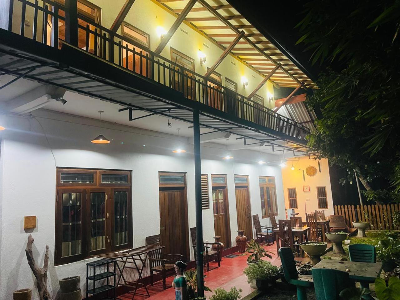 Devon Holiday Inn Bentota Buitenkant foto